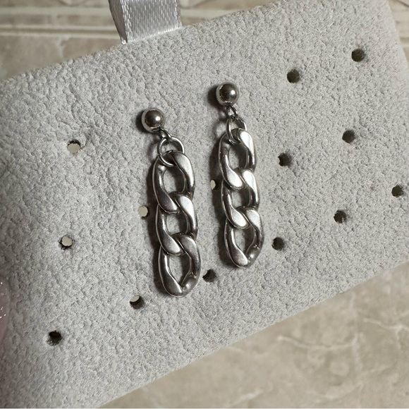 Cute stainless steel chain earring!! - Picture 1 of 2